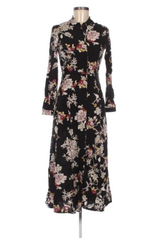 Рокля About You, Размер XS, Цвят Многоцветен, Цена 32,99 лв.