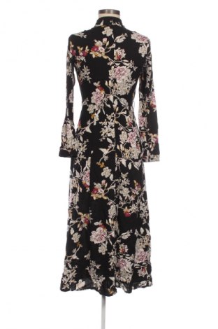 Рокля About You, Размер XS, Цвят Многоцветен, Цена 32,99 лв.