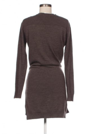 Рокля AllSaints, Размер S, Цвят Кафяв, Цена 97,99 лв.