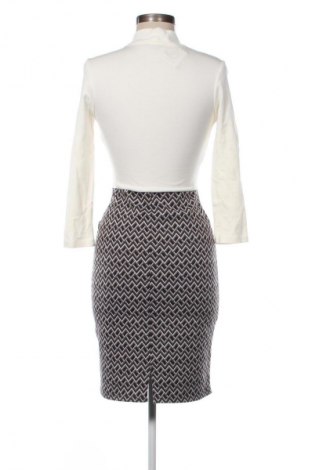 Рокля Anna Field, Размер XS, Цвят Многоцветен, Цена 23,99 лв.