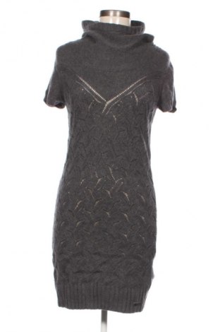 Kleid Bench, Größe M, Farbe Grau, Preis 20,99 €