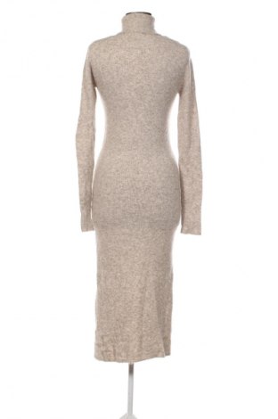 Sukienka Bershka, Rozmiar M, Kolor Beżowy, Cena 73,99 zł