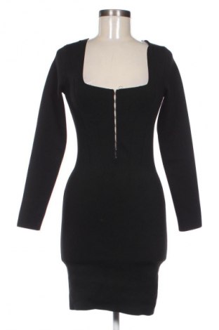 Рокля Bershka, Размер M, Цвят Черен, Цена 42,00 лв.