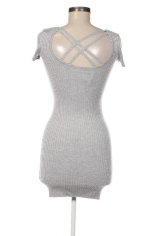 Рокля Bershka, Размер S, Цвят Сив, Цена 23,99 лв.