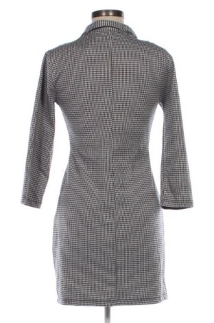 Šaty  Bershka, Velikost L, Barva Vícebarevné, Cena  359,00 Kč