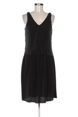 Рокля Blend She, Размер M, Цвят Черен, Цена 39,14 лв.