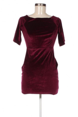 Рокля Boohoo, Размер M, Цвят Червен, Цена 22,99 лв.