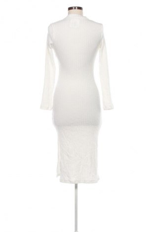 Kleid Busem, Größe S, Farbe Weiß, Preis 13,99 €