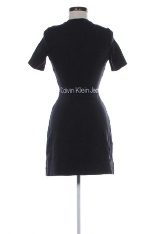Рокля Calvin Klein Jeans, Размер XS, Цвят Черен, Цена 69,99 лв.