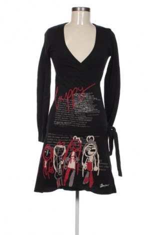 Рокля Desigual, Размер S, Цвят Многоцветен, Цена 61,99 лв.