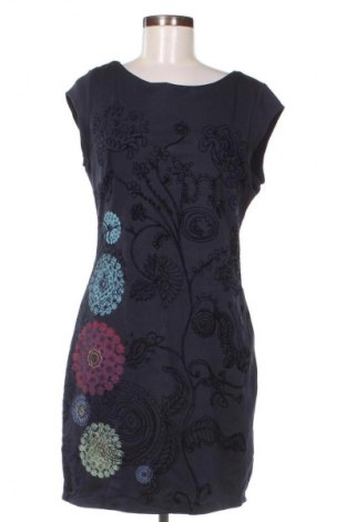 Рокля Desigual, Размер XL, Цвят Многоцветен, Цена 94,99 лв.