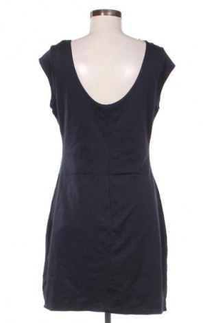 Рокля Desigual, Размер XL, Цвят Многоцветен, Цена 94,99 лв.