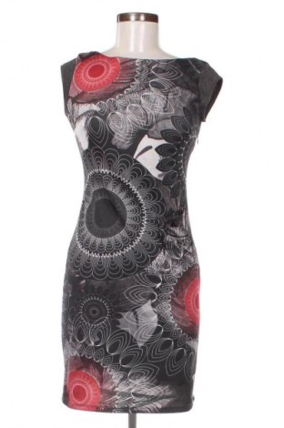 Рокля Desigual, Размер S, Цвят Многоцветен, Цена 62,99 лв.