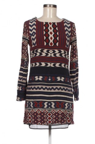 Рокля Desigual, Размер M, Цвят Многоцветен, Цена 49,02 лв.