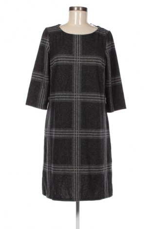 Рокля Esprit, Размер M, Цвят Черен, Цена 30,99 лв.