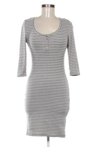 Рокля Fb Sister, Размер S, Цвят Многоцветен, Цена 39,10 лв.