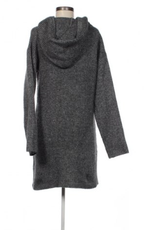 Ruha Guess, Méret M, Szín Szürke, Ár 17 709 Ft