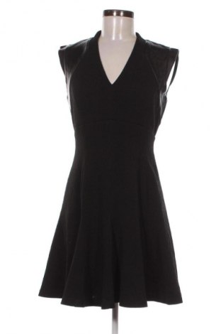 Рокля Guess, Размер XL, Цвят Черен, Цена 78,99 лв.