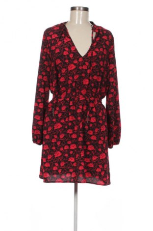 Ruha Guess, Méret M, Szín Sokszínű, Ár 19 379 Ft