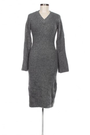 Рокля H&M, Размер S, Цвят Сив, Цена 19,99 лв.