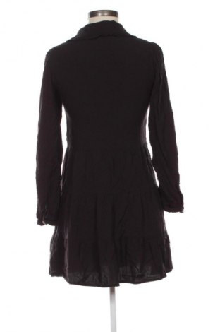 Рокля H&M Divided, Размер S, Цвят Черен, Цена 39,14 лв.