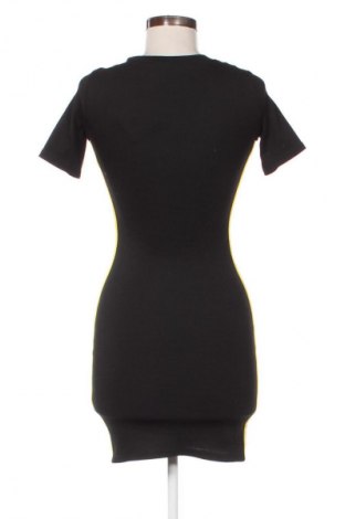 Рокля H&M Divided, Размер XS, Цвят Многоцветен, Цена 39,14 лв.