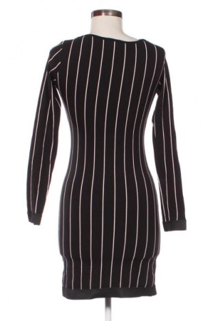 Рокля H&M Divided, Размер S, Цвят Многоцветен, Цена 39,14 лв.