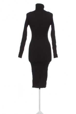 Рокля In April 1986, Размер M, Цвят Черен, Цена 10,99 лв.