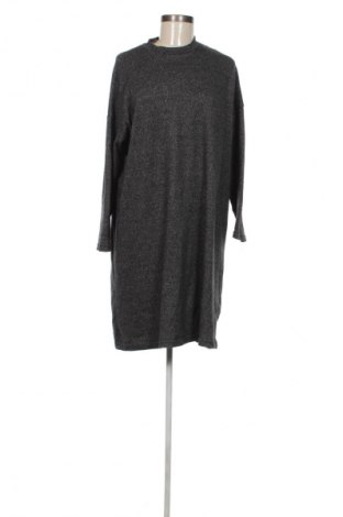 Kleid Janina, Größe M, Farbe Grau, Preis € 6,99