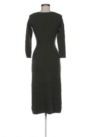 Рокля La Maille Sezane, Размер S, Цвят Зелен, Цена 82,11 лв.