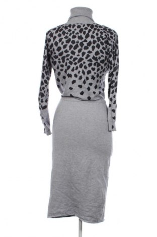 Rochie Lascana, Mărime M, Culoare Gri, Preț 103,99 Lei