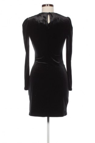 Рокля Mango, Размер S, Цвят Черен, Цена 18,99 лв.