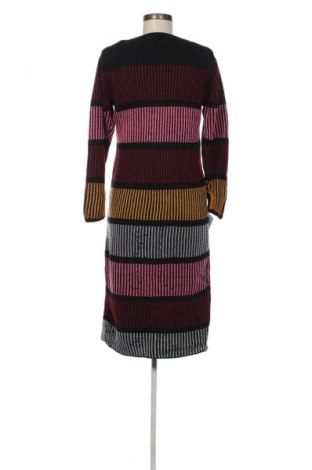 Рокля Mochy, Размер M, Цвят Многоцветен, Цена 16,99 лв.