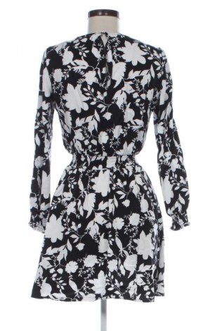 Рокля Mohito, Размер XXS, Цвят Многоцветен, Цена 23,99 лв.