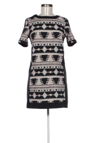 Рокля New Look, Размер M, Цвят Многоцветен, Цена 39,00 лв.