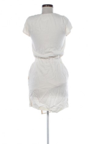 Рокля Patrizia Pepe, Размер M, Цвят Екрю, Цена 205,00 лв.