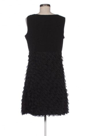 Рокля Pompoos Design By Harald Gloockler, Размер L, Цвят Черен, Цена 95,80 лв.