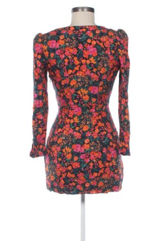 Рокля Pull&Bear, Размер S, Цвят Многоцветен, Цена 23,99 лв.