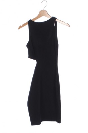 Šaty  Pull&Bear, Velikost XS, Barva Černá, Cena  632,00 Kč