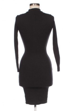 Рокля Pull&Bear, Размер S, Цвят Черен, Цена 39,00 лв.