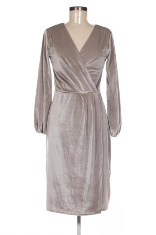 Рокля Reserved, Размер M, Цвят Сив, Цена 39,14 лв.