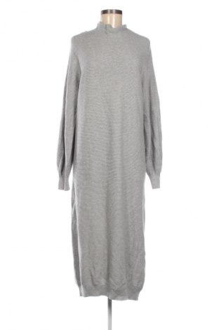 Рокля S.Oliver, Размер XL, Цвят Сив, Цена 39,99 лв.