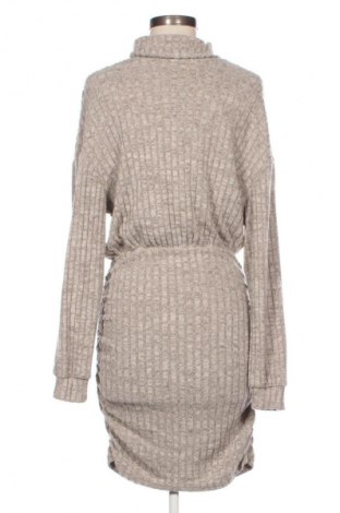 Рокля SHEIN, Размер M, Цвят Бежов, Цена 39,14 лв.