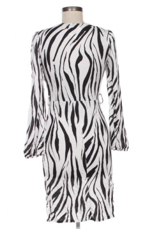 Рокля Sinsay, Размер M, Цвят Многоцветен, Цена 39,14 лв.