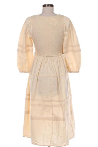 Kleid Stradivarius, Größe M, Farbe Ecru, Preis 14,77 €