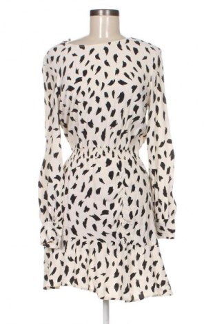 Рокля Stradivarius, Размер M, Цвят Многоцветен, Цена 39,14 лв.