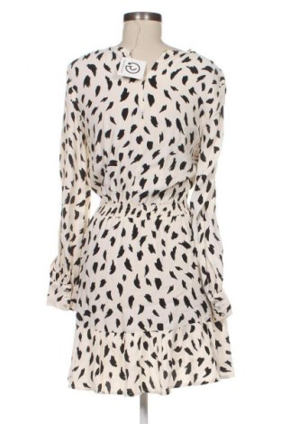 Рокля Stradivarius, Размер M, Цвят Многоцветен, Цена 39,14 лв.