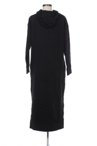 Рокля Tamaris, Размер M, Цвят Черен, Цена 87,99 лв.