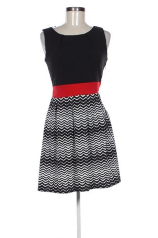 Рокля Tenki, Размер M, Цвят Многоцветен, Цена 39,00 лв.