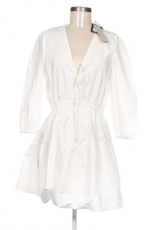 Рокля Tommy Hilfiger, Размер M, Цвят Бял, Цена 192,99 лв.
